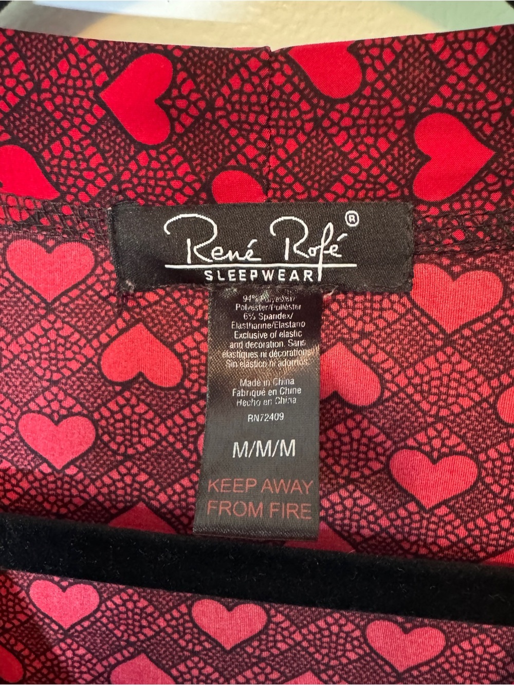 Rene Rofe Red and Black Heart Print Wrap Robe - Picture 2 of 3